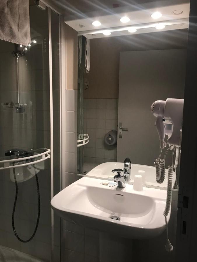 Hotel Du Centre Gueugnon Luaran gambar